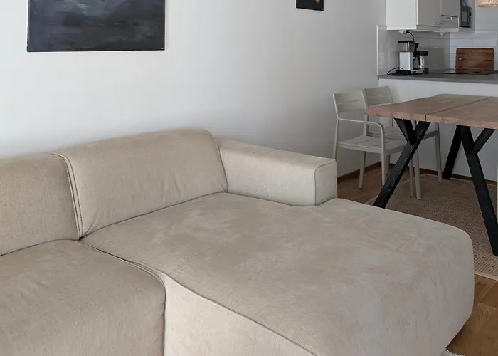 Henniina V Keskusta - Free Parking *